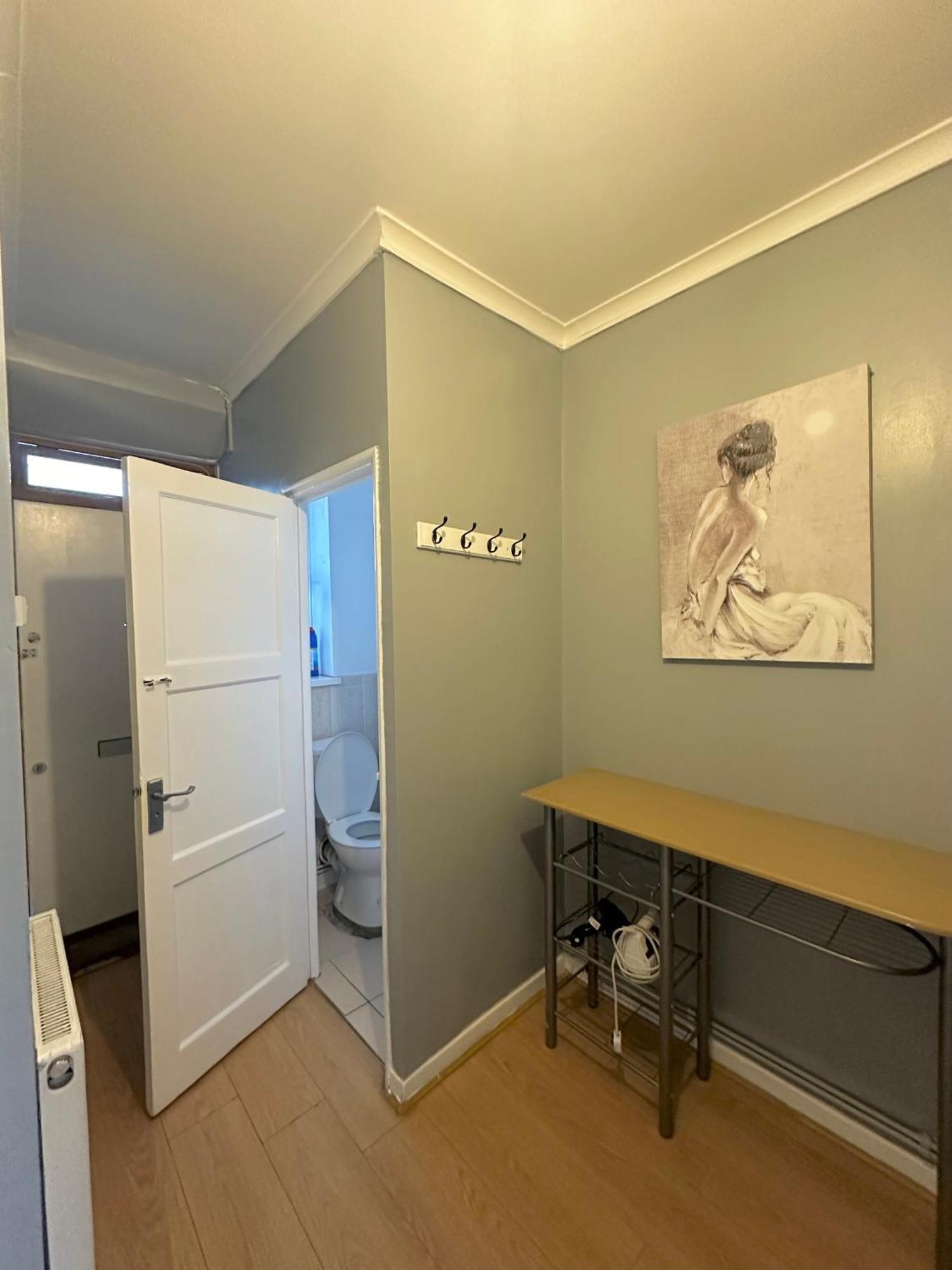 1 Bedroom Flat In Whitechapel, ロンドン エクステリア 写真