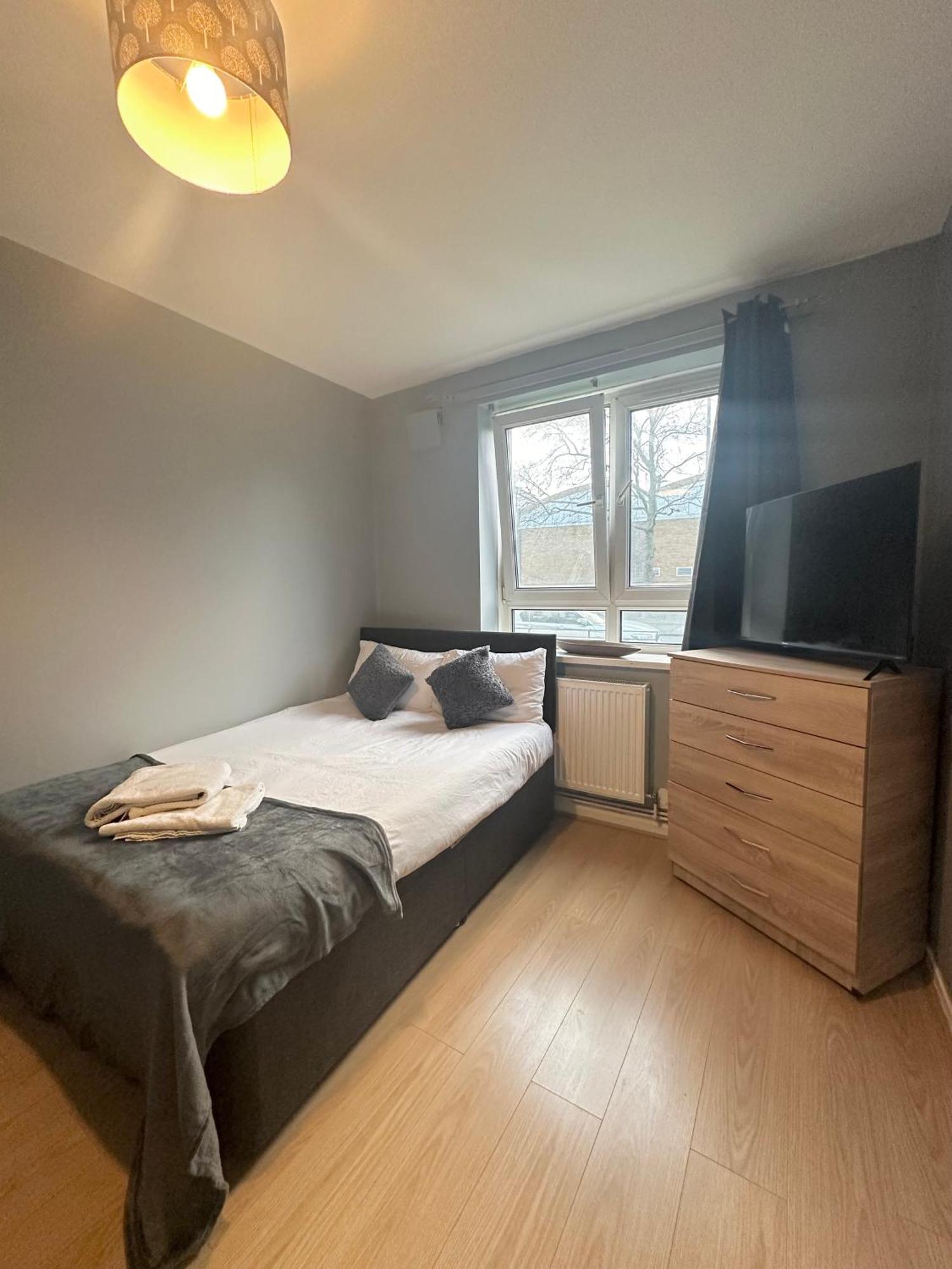 1 Bedroom Flat In Whitechapel, ロンドン エクステリア 写真