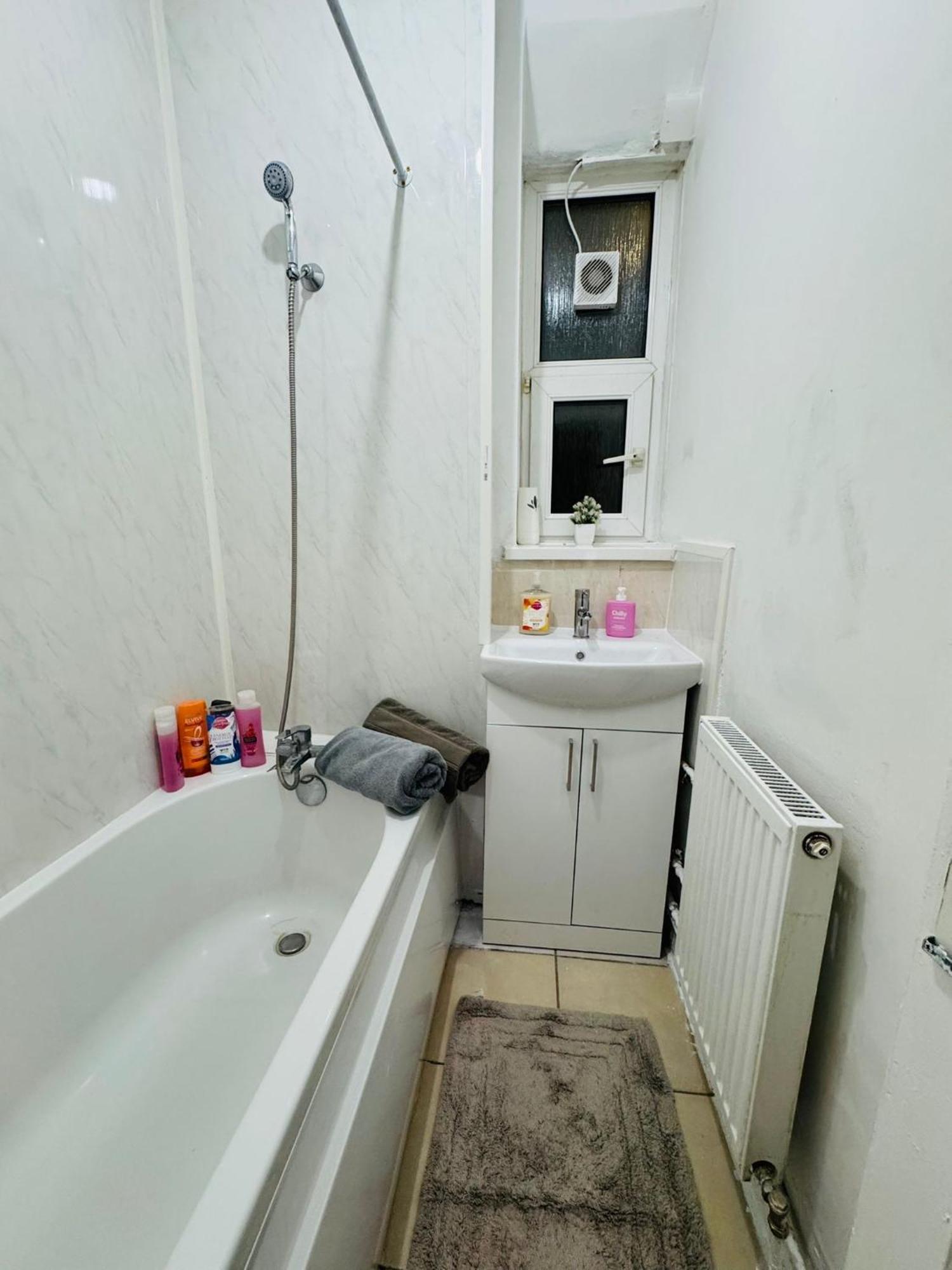 1 Bedroom Flat In Whitechapel, ロンドン エクステリア 写真