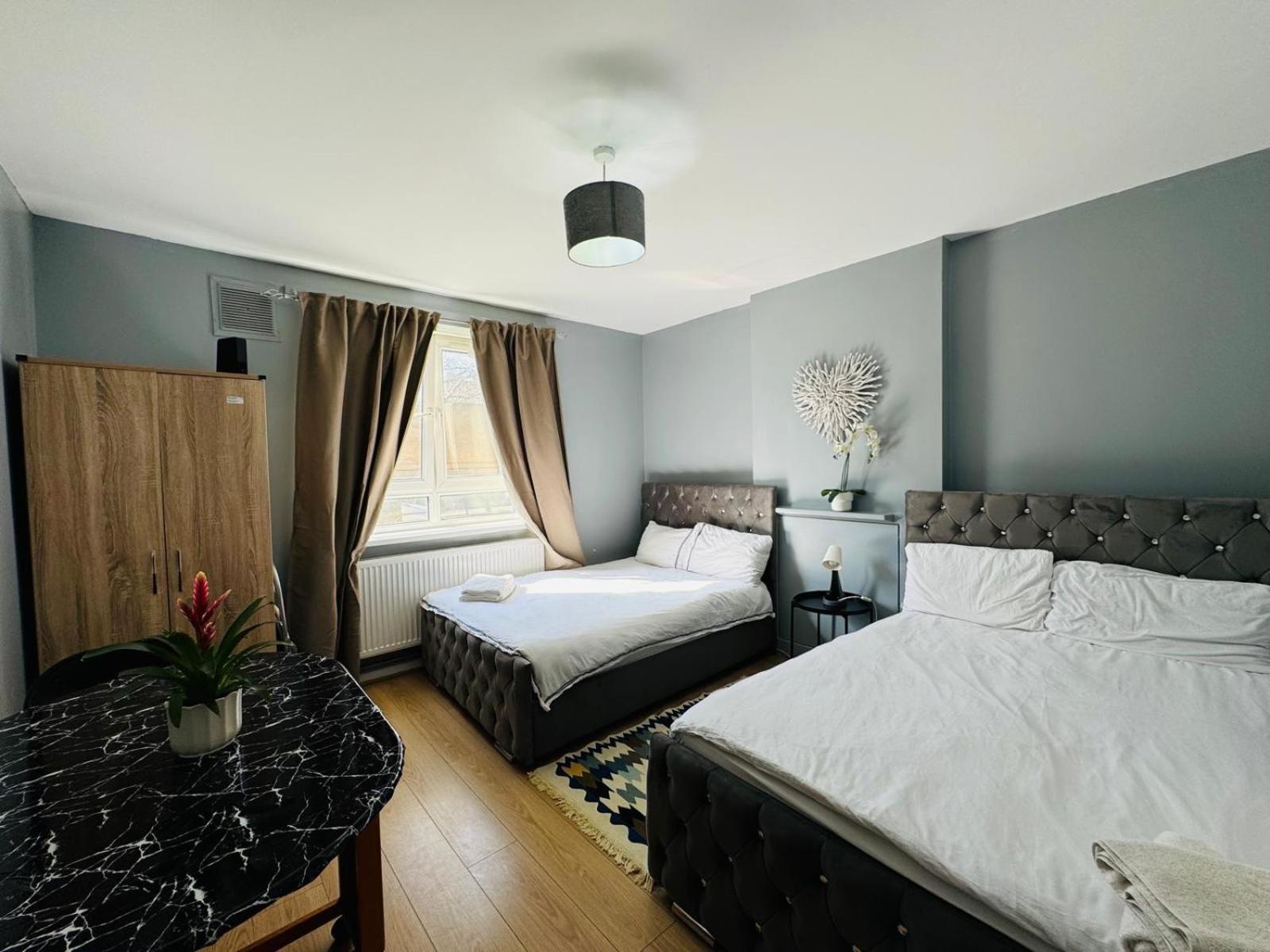 1 Bedroom Flat In Whitechapel, ロンドン エクステリア 写真